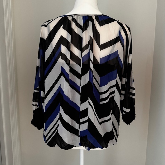 By & By Chevron Print Sheer Blouse with Cami, Size Large - Picture 8 of 10